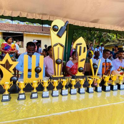 සුරතල් සටන ක්‍රිකට් තරගය